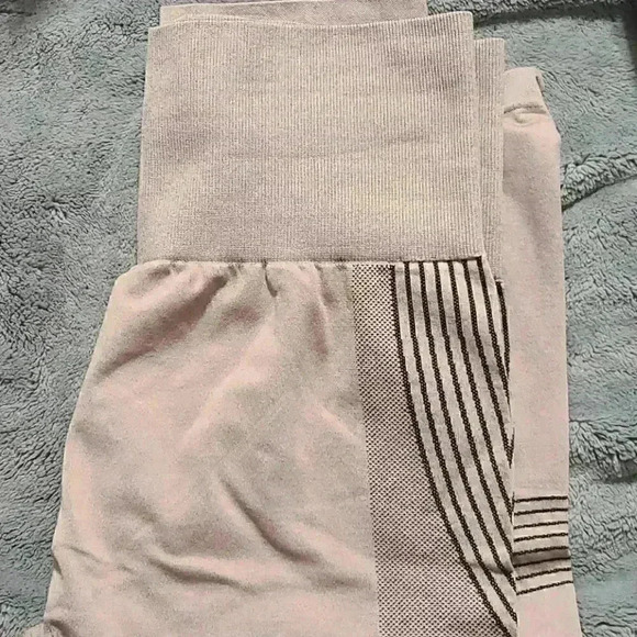 High Waisted Compression Bend leggings - Picture 9 of 10